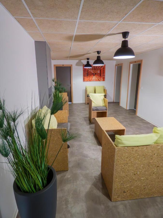 La Colloc Aparthotel Epinal Bagian luar foto
